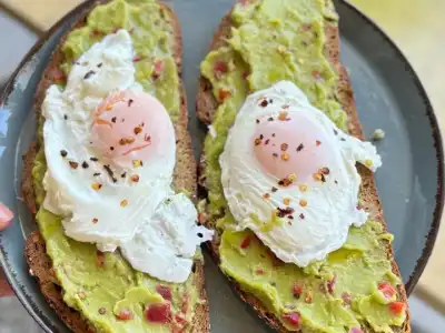 Avocado sunrise toast 1