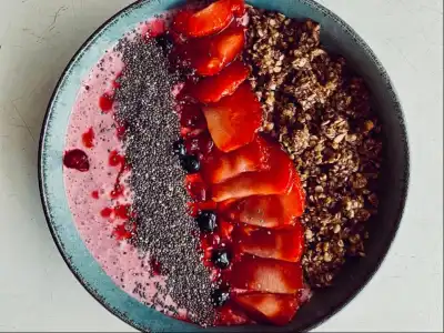 Berry glow bowl